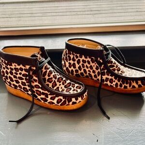 Wallabee Leopard Ankle Booties Sz 6